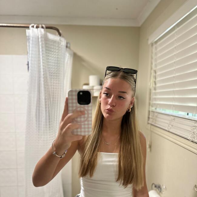 Babysitter in Rockhampton: Raven