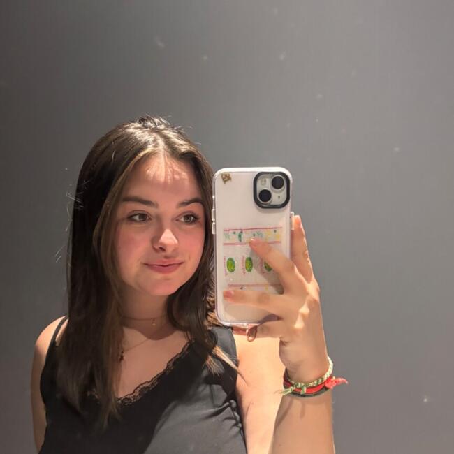 Babysitter in Clermont-Ferrand: Alicia