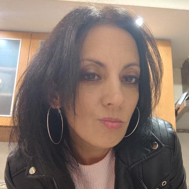 Babysitting job in Setúbal: Tina