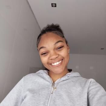 Babysitter in Arrentela: Maurília