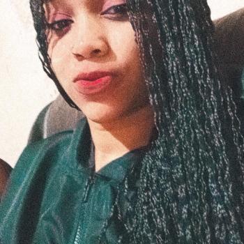 Babá em Uberaba: Thais