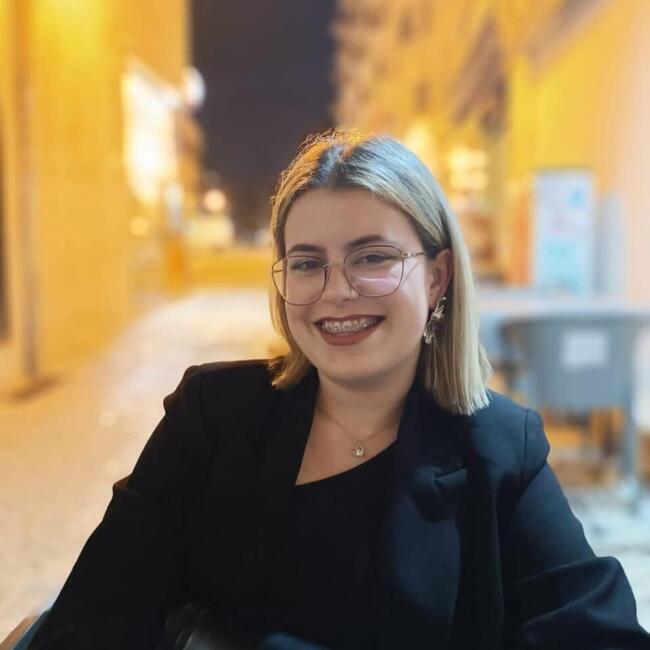 Babysitter in Vagos: Viviana