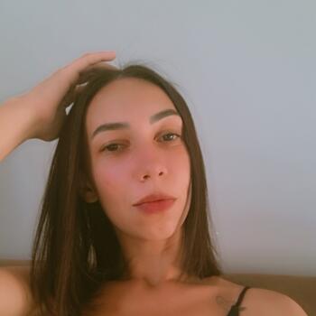 Babysitter Vinhedo: Thauane