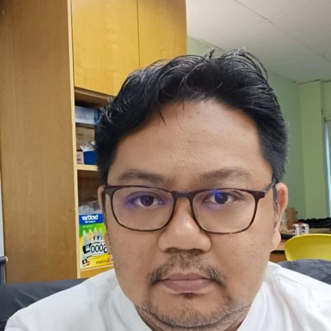 Kerja pengasuh di Cheras: Shahrul