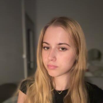 Babysitter in Saint-Genis-Laval: Léna