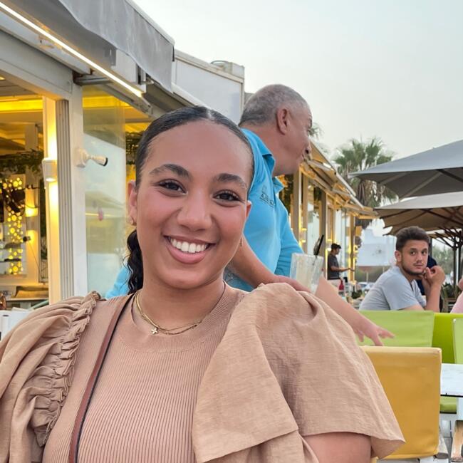 Babysitter in Boulogne-Billancourt: Manar