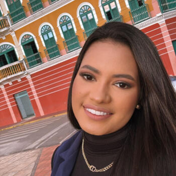 Babysitter in Petrolina: Aline