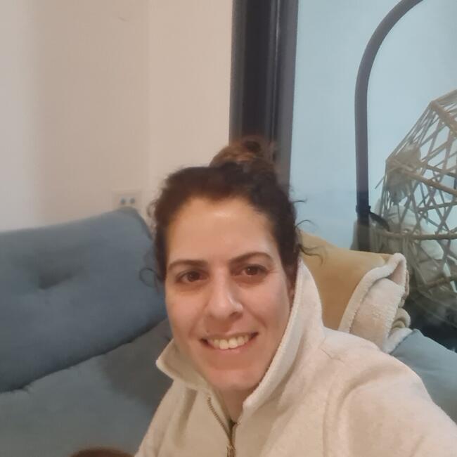 משרת בייביסיטר ב- תל אביב-יפו: Shani