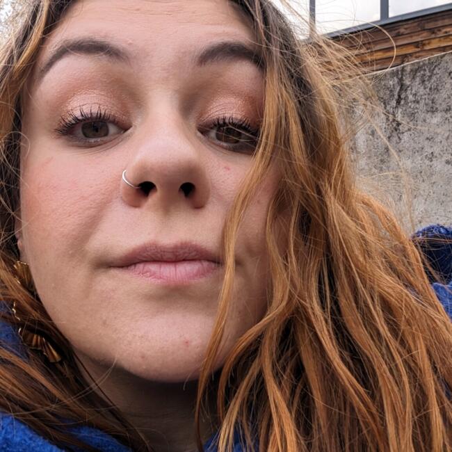 Babysitter in Fleurieu-sur-Saône: Marine
