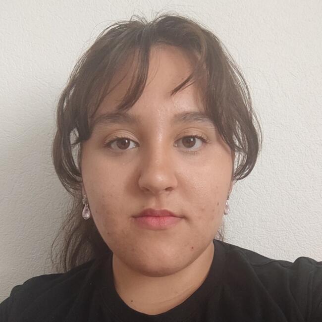 Babysitter in Lure: Shaynesse