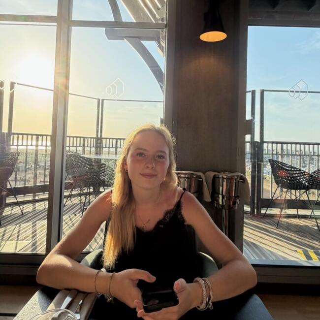 Babysitter in Kehlen: Inès