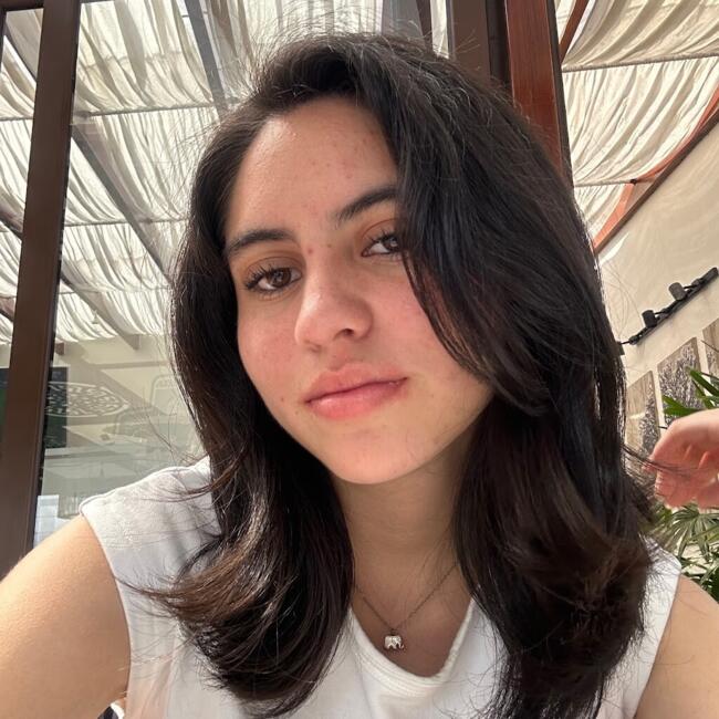 Babysitter in Cuenca: Romina