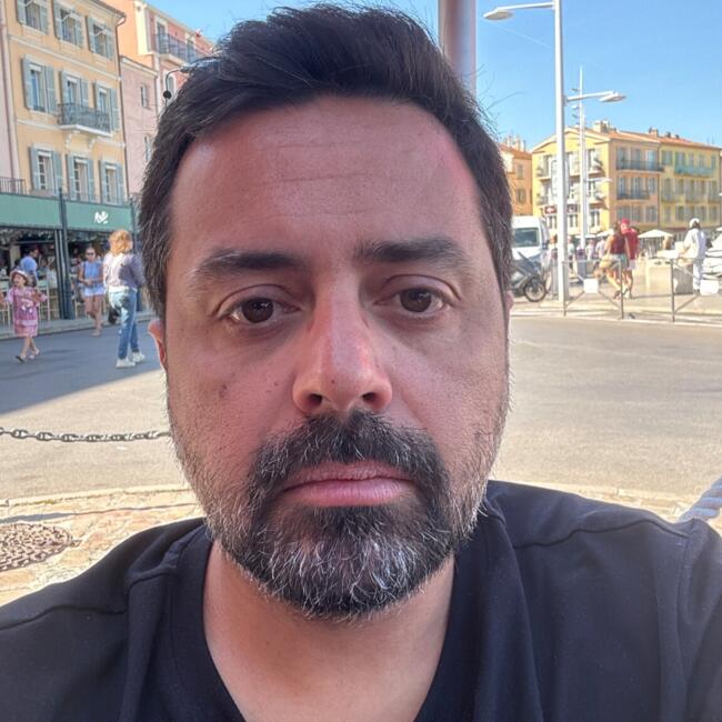 Job de garde d'enfants à La Môle: Carlo