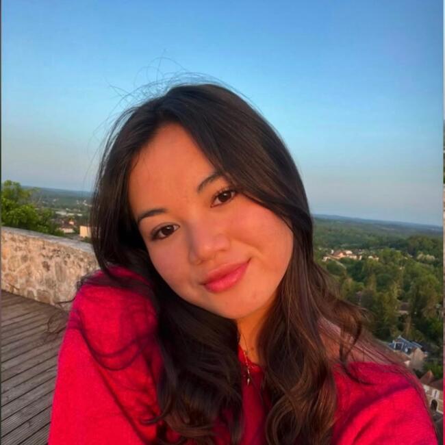 Babysitter in Le Mans: Nora-Anh