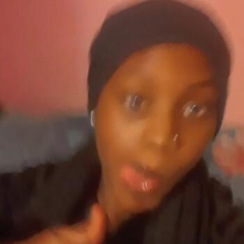 Baby-sitter in Saint-Denis: Syra