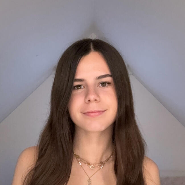 Babysitter in Saint-Germain-lès-Arpajon: Kayna