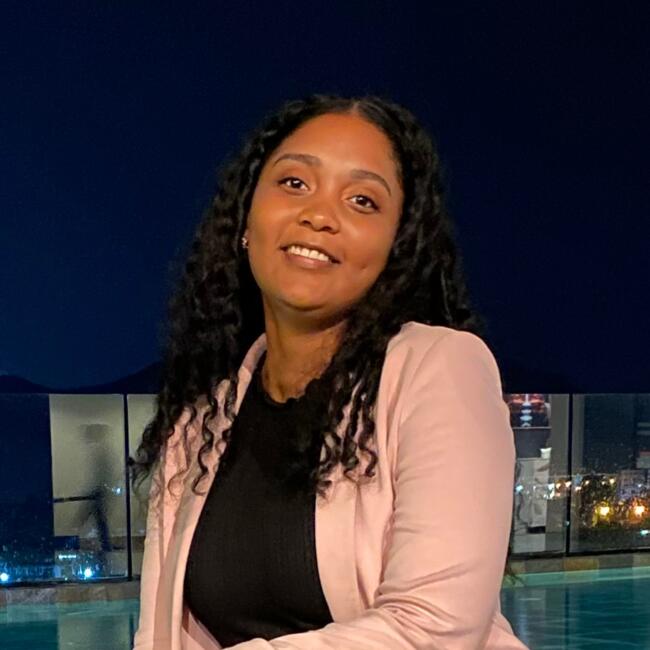 Babysitter in Port-Louis: Alicia