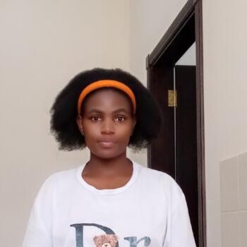 Nanny in Dubai: Gloria