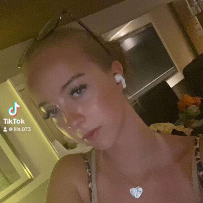 Babysitter in Maidstone: Lily