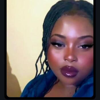 Babysitter Harare: Lona