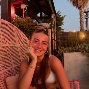 Babysitter in Rome: Maya
