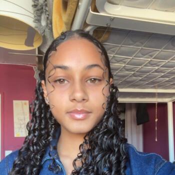 Nounou à Hames-Boucres: Aliyah