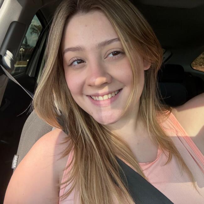 Babysitter in Marília: Lívia