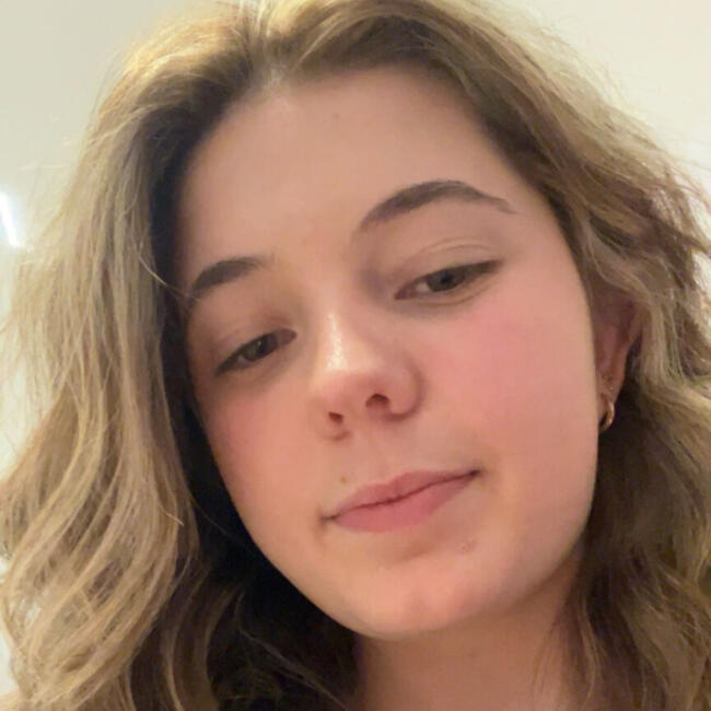 Babysitter in Central Coast: Erin