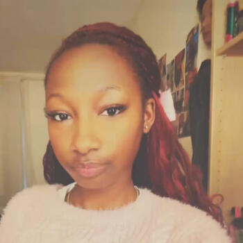 Babysitter in Crawley: Nyiema