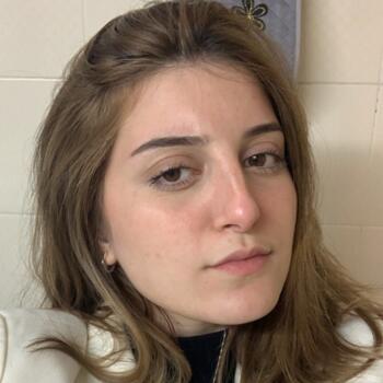 Babá em Joinville: Laura