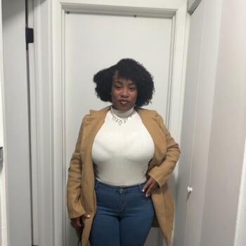 Babysitter in Chicago: Chanel