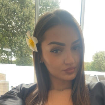 Babysitter in Vouneuil-sous-Biard: Marie