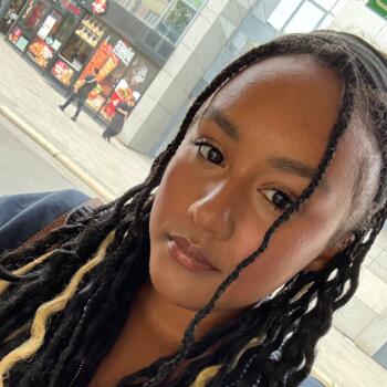 Babysitter in Berlin: Skye Gabriela