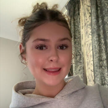 Rolleston のベビーシッター: Paige