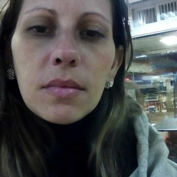 Babá em Curitiba: Elizangela