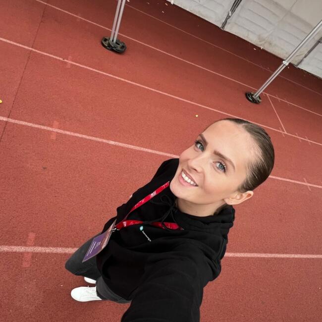 Babysitter in Paris: Anouk