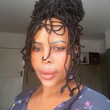 Babysitter in Bedford: Samantha