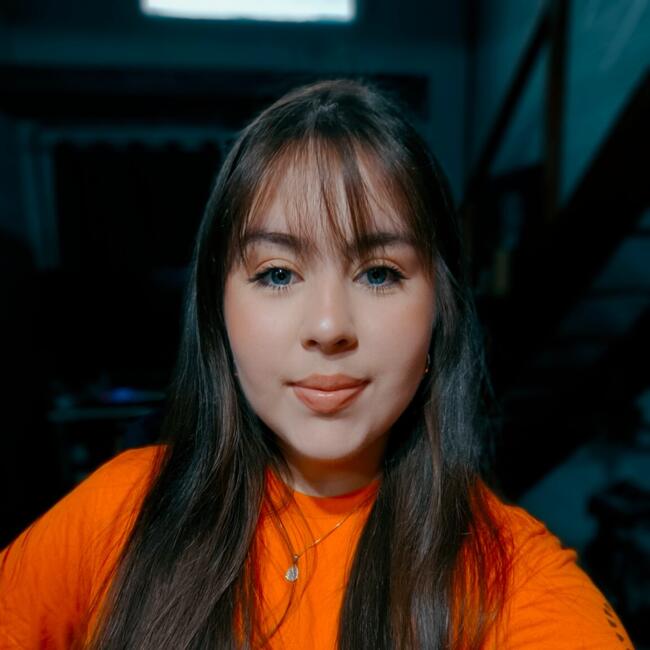 Babá em Blumenau: Luana