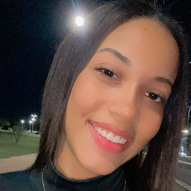 Babysitter in Brasília: Hyasmim
