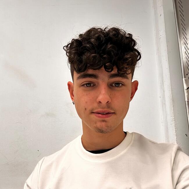 Babysitter in Badalona: Hugo