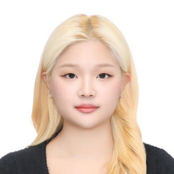 Babysitter Guildford: Hailey