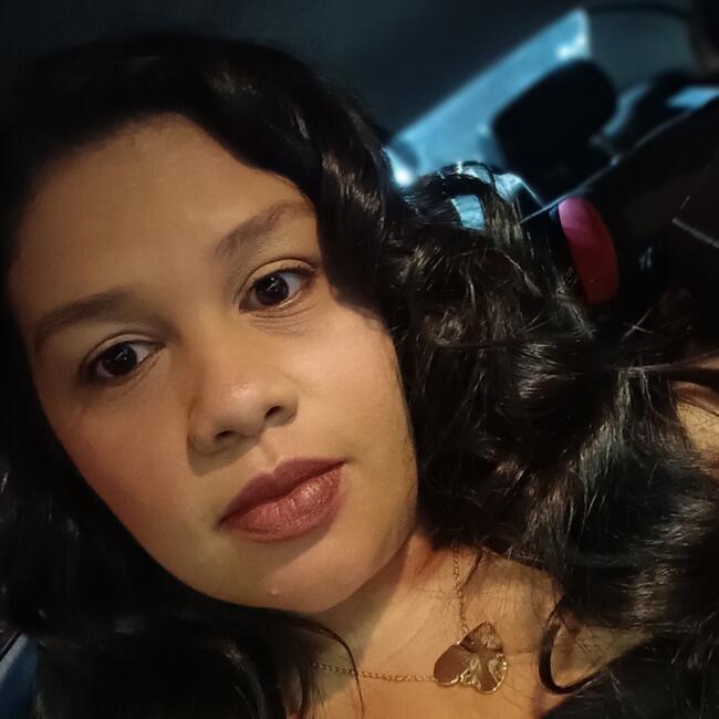 Emprego de babá em Eusébio: Hannah