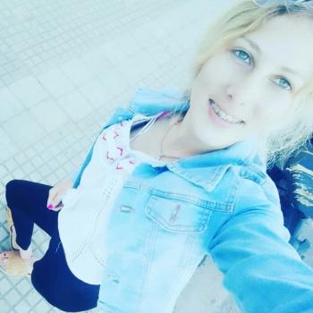 Babysitter in Solymar: Flopi Avril Fran