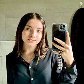 Babysitter in Sarlat-la-Canéda: Clara