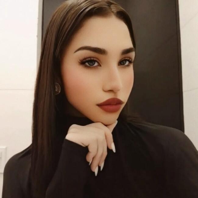 Babysitter in Brasília: Isabella Costa