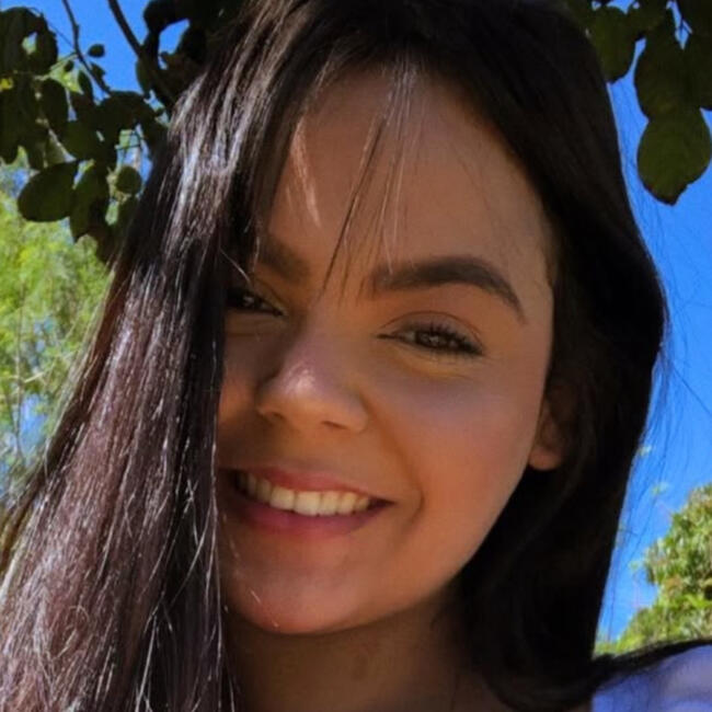 Babysitter in Maricá: Mikaela