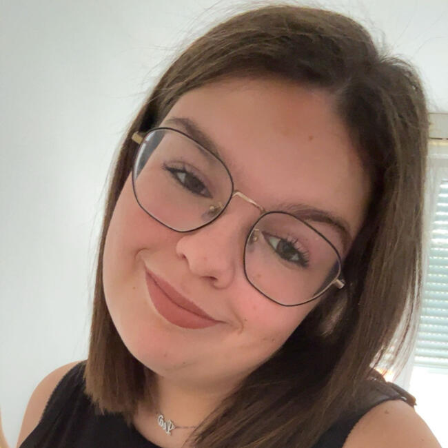 Babysitter in Auxerre: Lea