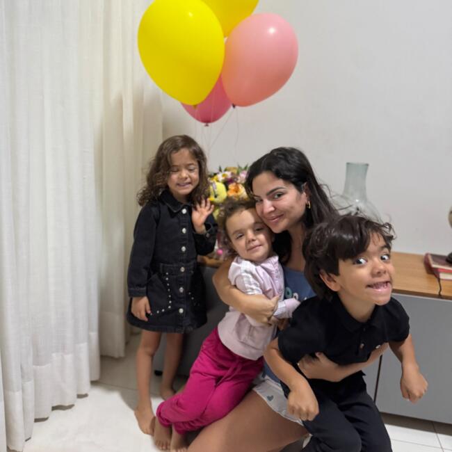 Babysitting job in Nerópolis: Luiza