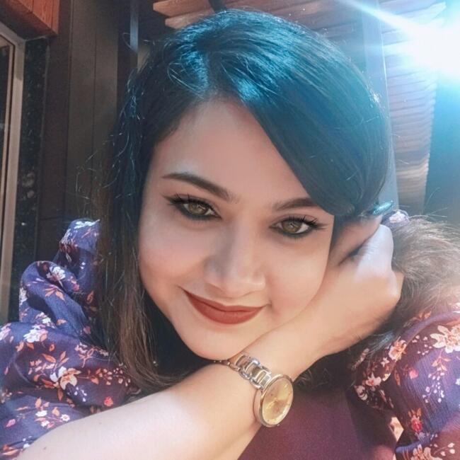 कोलकाता में बेबीसिटर: Shally