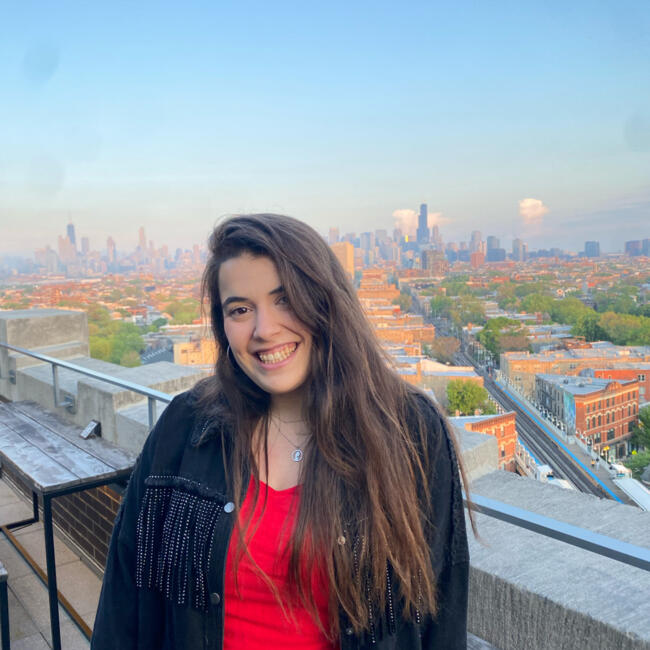 Babysitter in Chicago: Paula